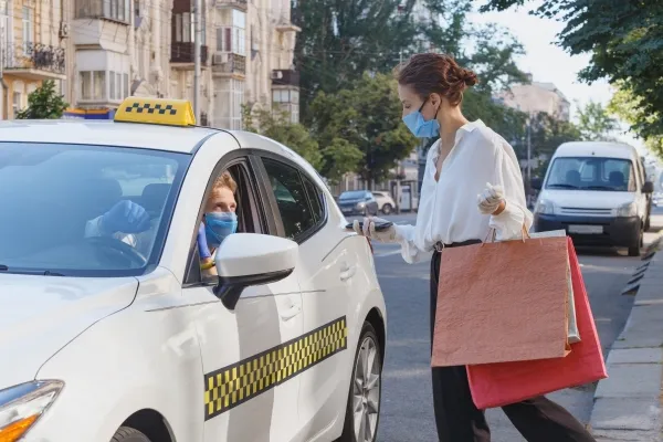 コロナ禍でもタクシー運転手は今後のために需要がある